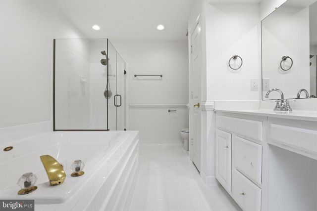 9986 FOXBOROUGH CIR, Rockville, MD 20850