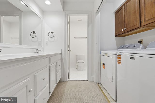 9986 FOXBOROUGH CIR, Rockville, MD 20850
