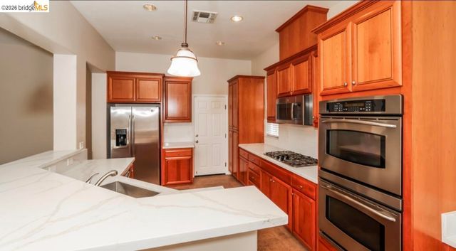 5593 Mcfarlan Ranch Dr, Antioch, CA 94531