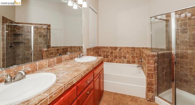 5593 Mcfarlan Ranch Dr, Antioch, CA 94531
