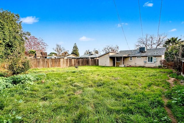 1038 W Cortland Avenue, Fresno, CA 93705