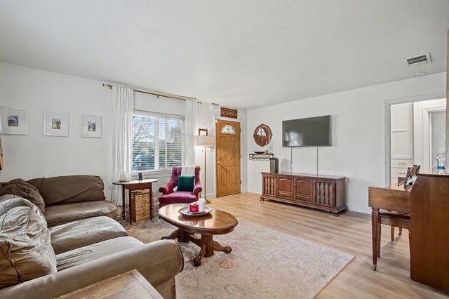 1038 W Cortland Avenue, Fresno, CA 93705