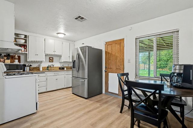 1038 W Cortland Avenue, Fresno, CA 93705