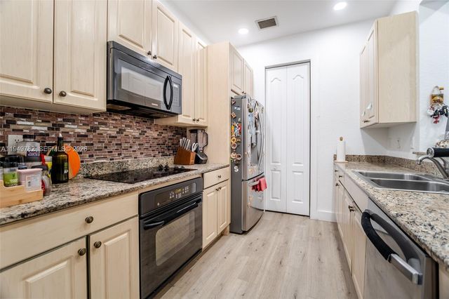 4414 Morgan Ln, Davie, FL 33328