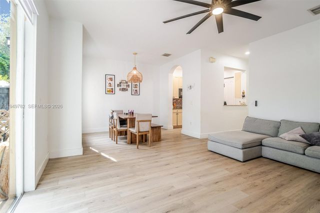 4414 Morgan Ln, Davie, FL 33328