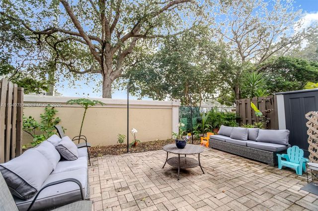 4414 Morgan Ln, Davie, FL 33328