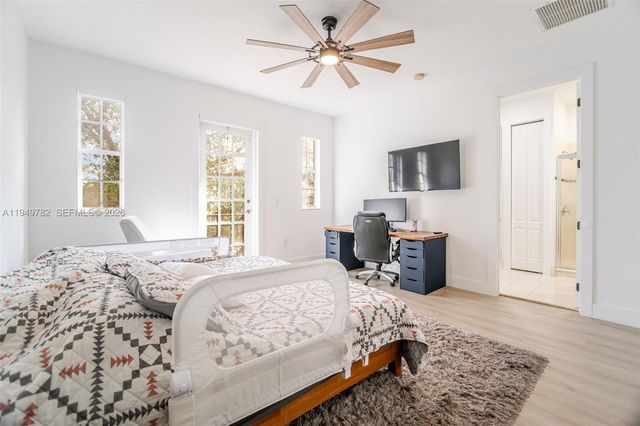 4414 Morgan Ln, Davie, FL 33328