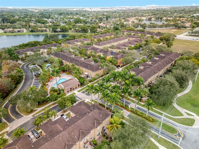 4414 Morgan Ln, Davie, FL 33328