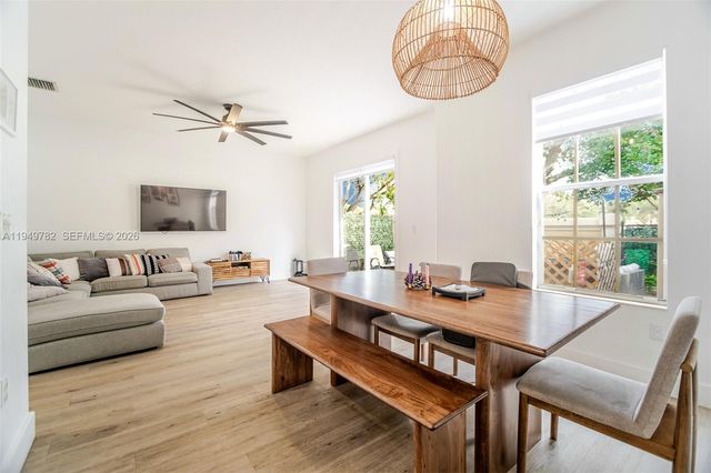 4414 Morgan Ln, Davie, FL 33328