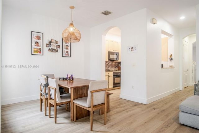 4414 Morgan Ln, Davie, FL 33328