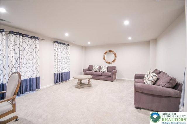 2396 cook Drive, Bethlehem Twp, PA 18045