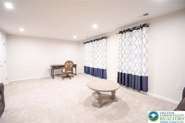 2396 cook Drive, Bethlehem Twp, PA 18045