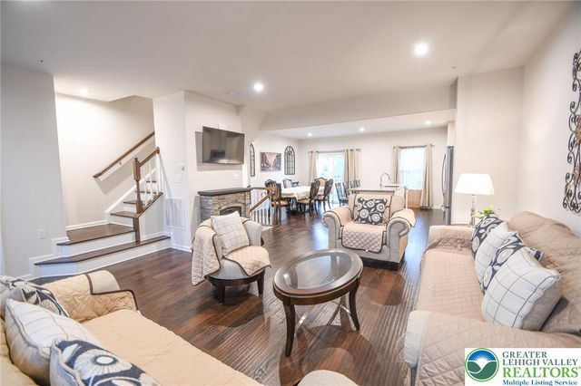 2396 cook Drive, Bethlehem Twp, PA 18045