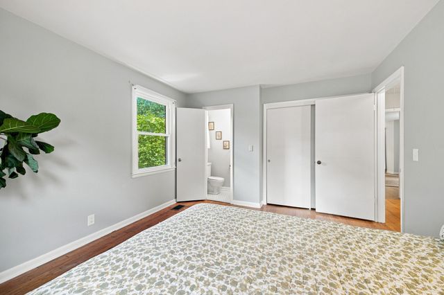 5005 Whispering Hills Ct, Nashville, TN 37211