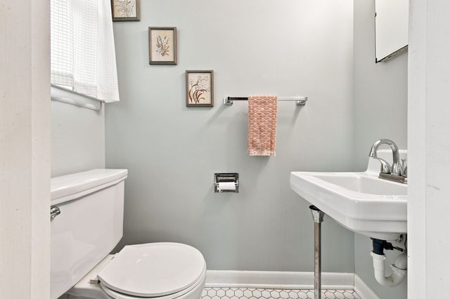 5005 Whispering Hills Ct, Nashville, TN 37211