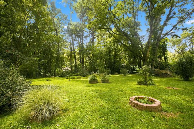 5005 Whispering Hills Ct, Nashville, TN 37211
