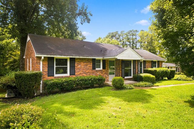 5005 Whispering Hills Ct, Nashville, TN 37211