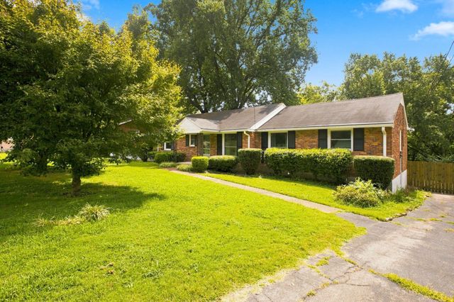 5005 Whispering Hills Ct, Nashville, TN 37211