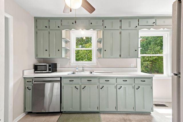 5005 Whispering Hills Ct, Nashville, TN 37211