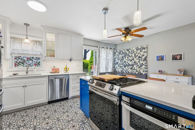 44 Salem Walk 44, Milford, CT 06460