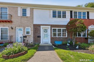 44 Salem Walk 44, Milford, CT 06460