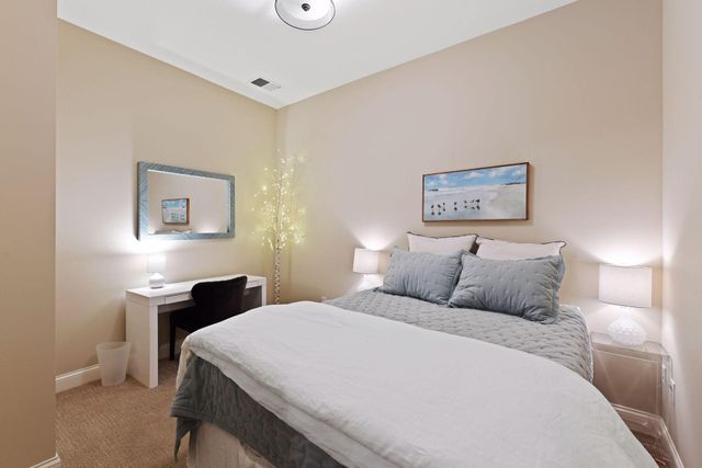 875 Lake Street N 413, Wayzata, MN 55391