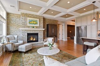 875 Lake Street N 413, Wayzata, MN 55391