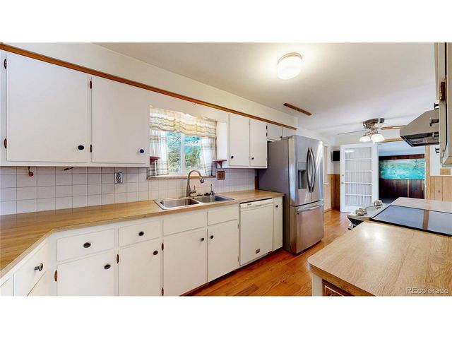 8041 Oak St, Arvada, CO 80005