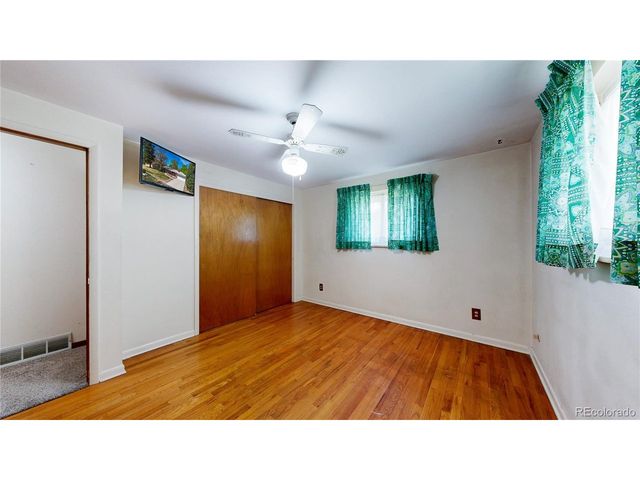 8041 Oak St, Arvada, CO 80005