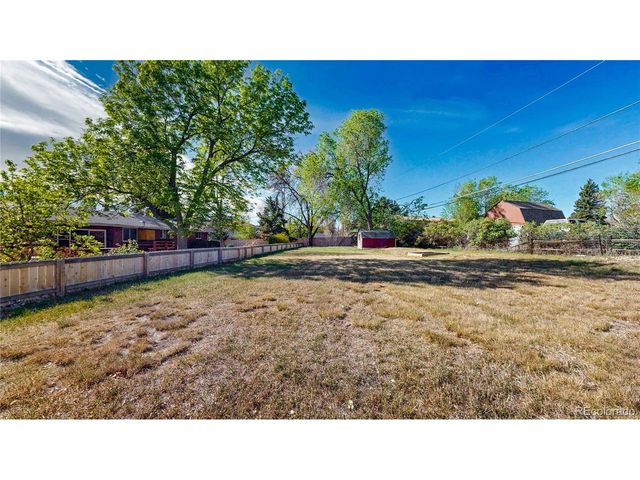 8041 Oak St, Arvada, CO 80005