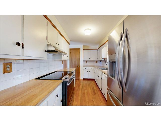 8041 Oak St, Arvada, CO 80005