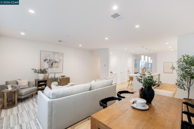 210 Oak Circle, Walnut Creek, CA 94597