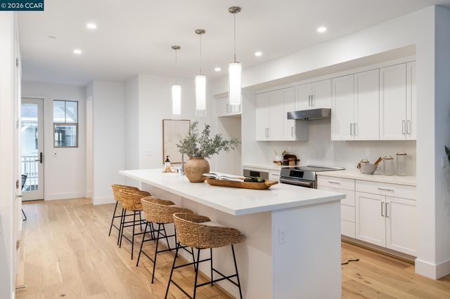 210 Oak Circle, Walnut Creek, CA 94597