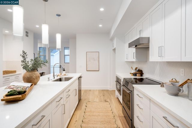 210 Oak Circle, Walnut Creek, CA 94597