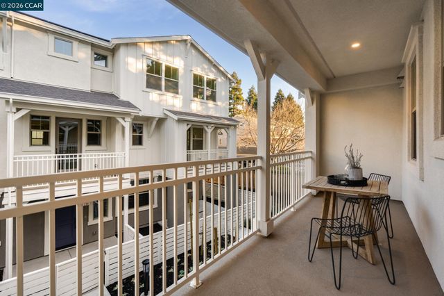 210 Oak Circle, Walnut Creek, CA 94597