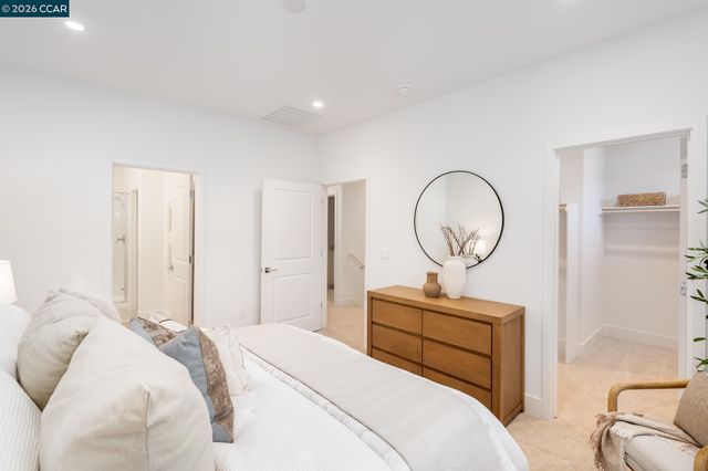 210 Oak Circle, Walnut Creek, CA 94597