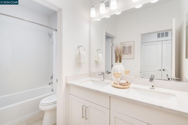 210 Oak Circle, Walnut Creek, CA 94597