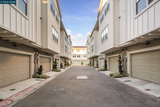 210 Oak Circle, Walnut Creek, CA 94597