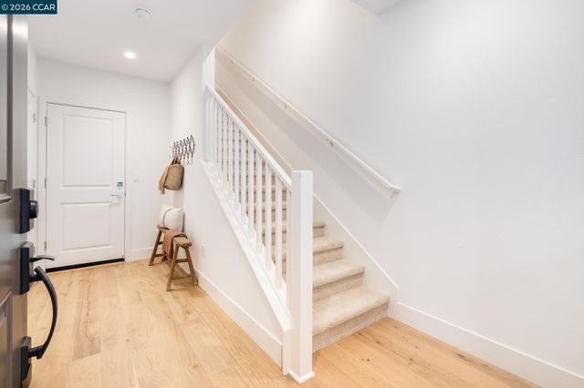 210 Oak Circle, Walnut Creek, CA 94597