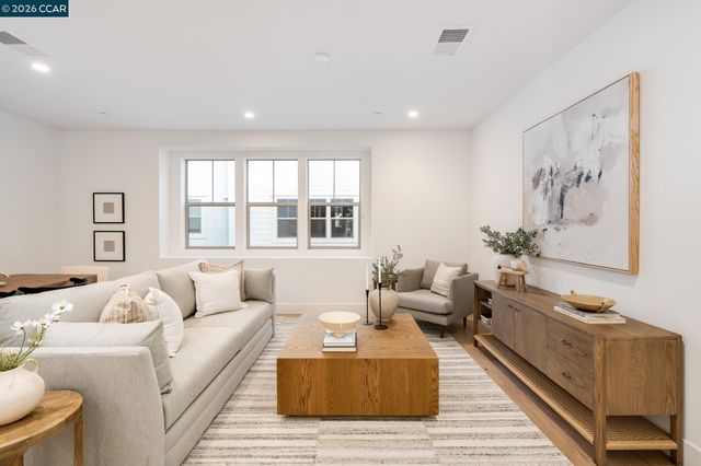 210 Oak Circle, Walnut Creek, CA 94597