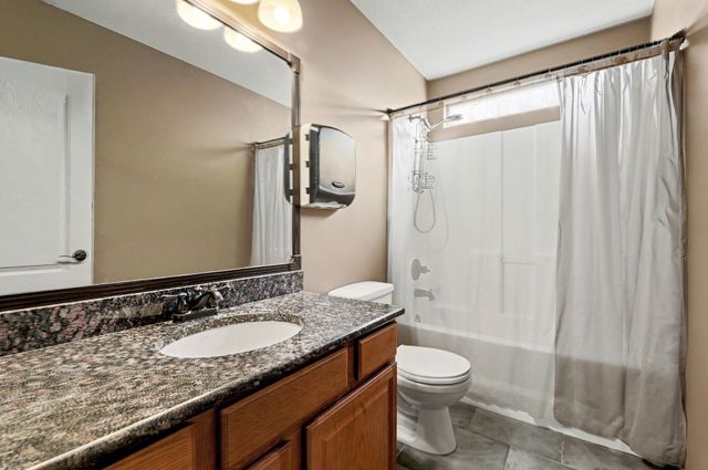 1905 S Michelle, Wichita, KS 67207