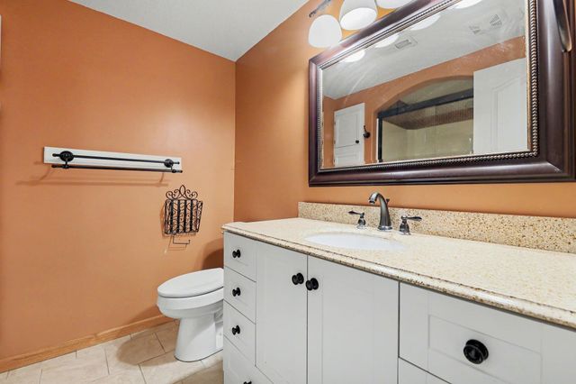 1905 S Michelle, Wichita, KS 67207