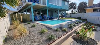 3 Mazatlan Dr, Rockport, TX 78382