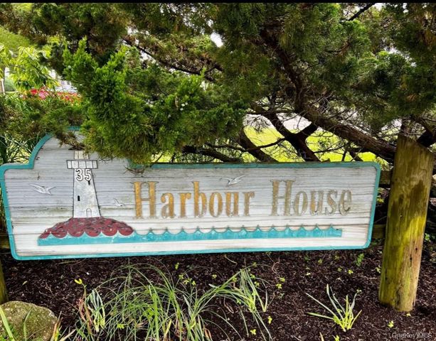 35 LIBRARY Avenue 3 I, Westhampton Beach, NY 11978