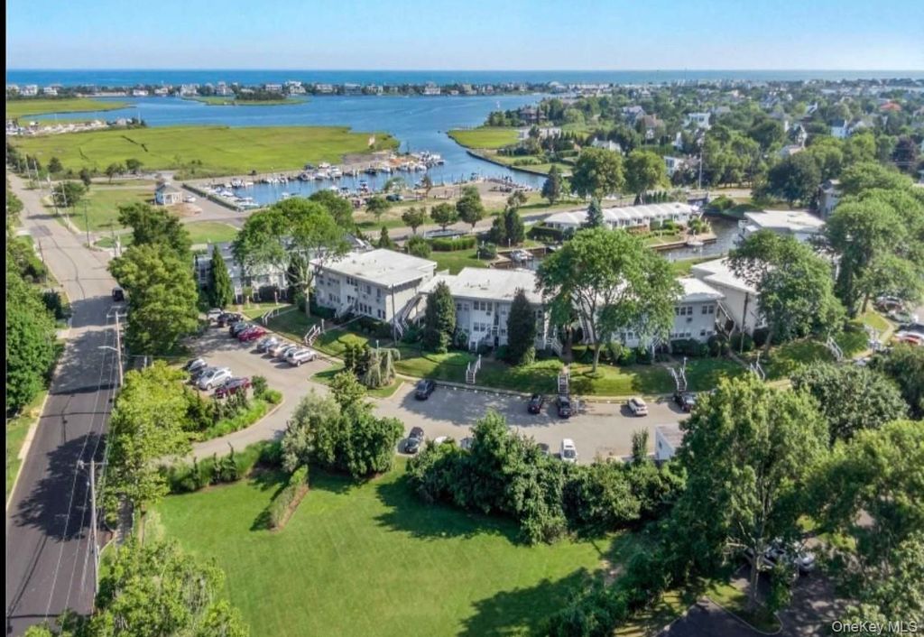 35 LIBRARY Avenue 3 I, Westhampton Beach, NY 11978
