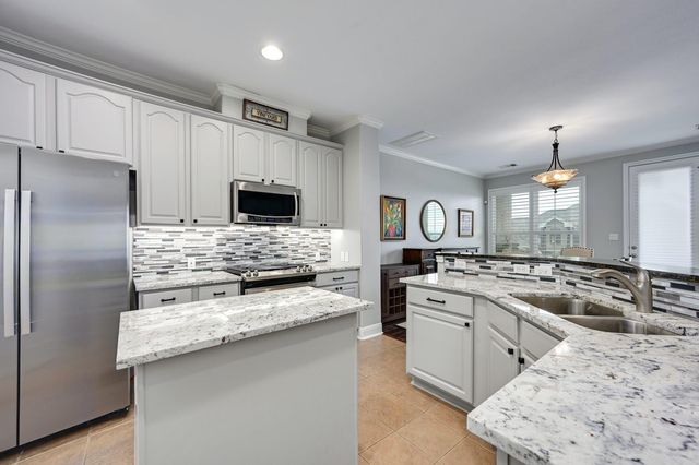 208 Aria RDG 602, Austin, TX 78738