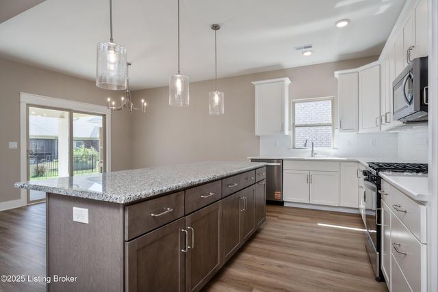 7834 Linwood Cir, Charlestown, IN 47111