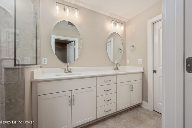 7834 Linwood Cir, Charlestown, IN 47111