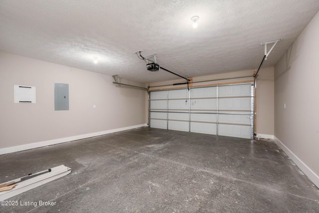 7834 Linwood Cir, Charlestown, IN 47111
