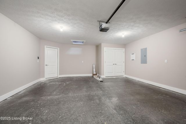 7834 Linwood Cir, Charlestown, IN 47111